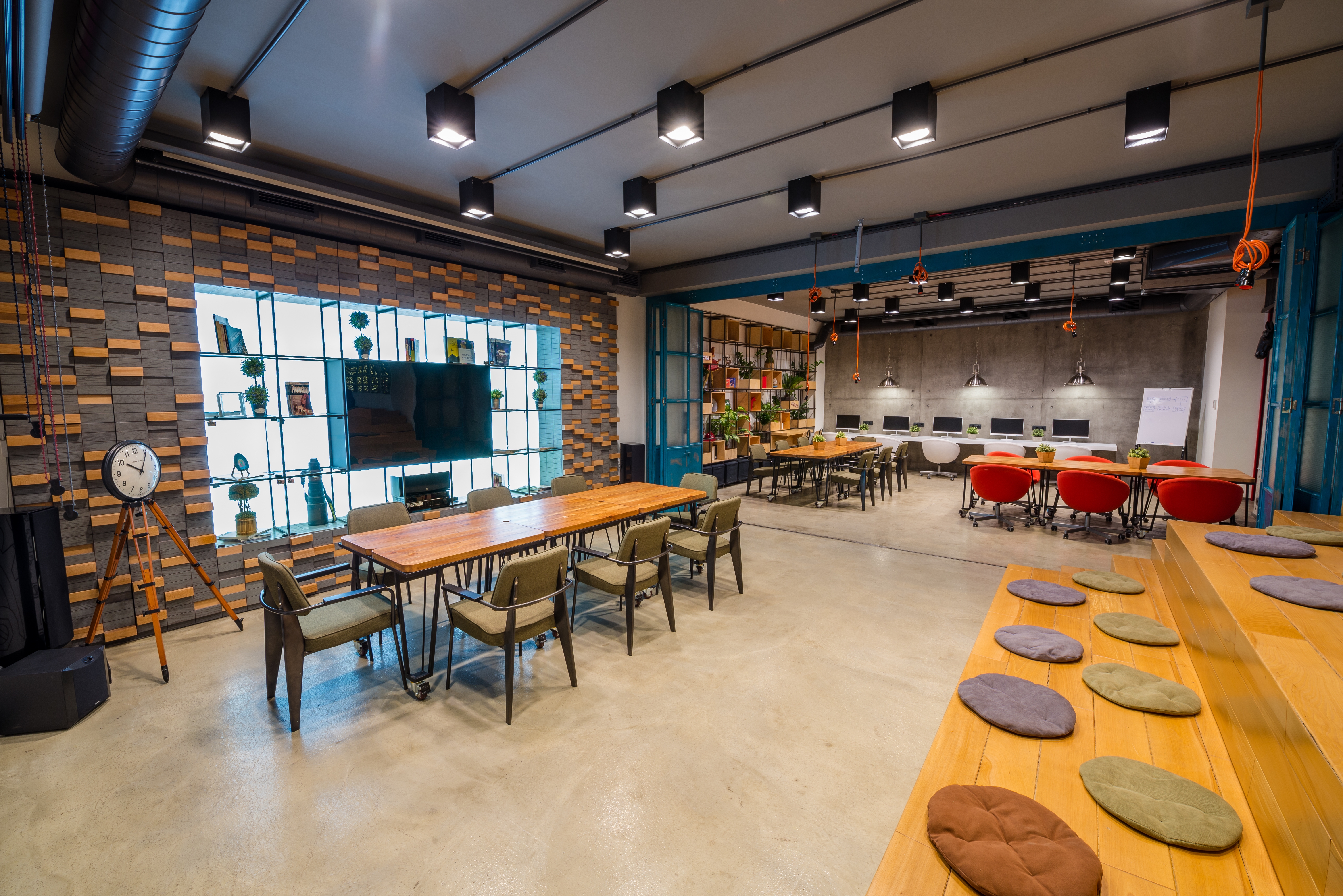 5 TENDENCIAS EN OFICINAS 2024: MUEBLES Y EQUIPOS